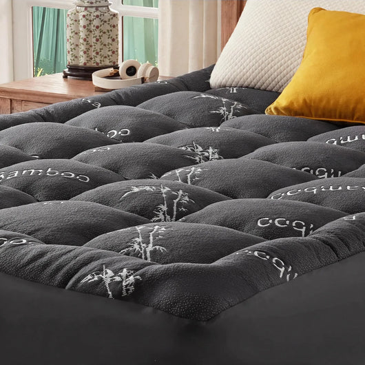 Surmatelas bambou noir, gros plan